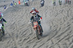 a (949)